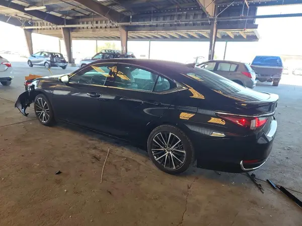 58ADA1C14SU061005 2025 LEXUS ES - Image 2