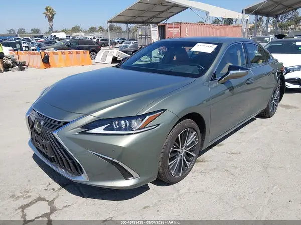 58ADA1C14SU061182 2025 LEXUS ES - Image 2