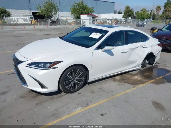 58ADA1C14SU065278 2025 LEXUS ES - Image 2