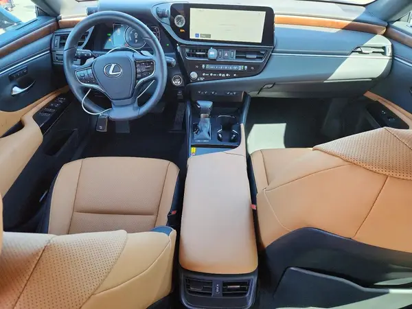 58ADA1C14SU068116 2025 LEXUS ES - Image 8