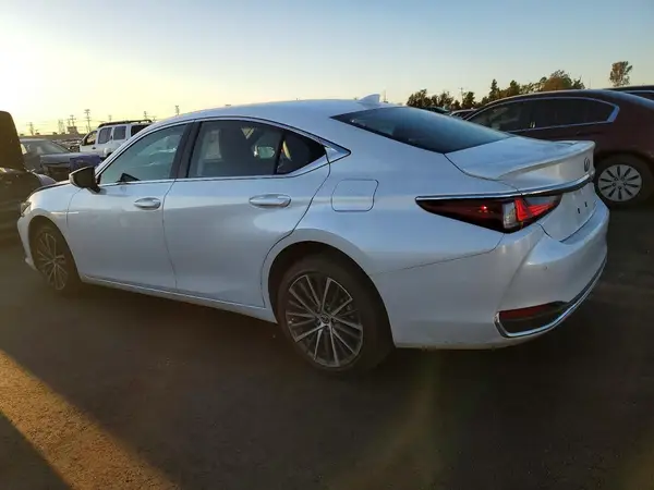 58ADA1C14SU071761 2025 LEXUS ES - Image 2