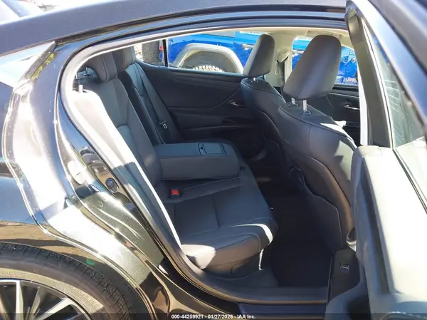58ADA1C14SU073896 2025 LEXUS ES - Image 8