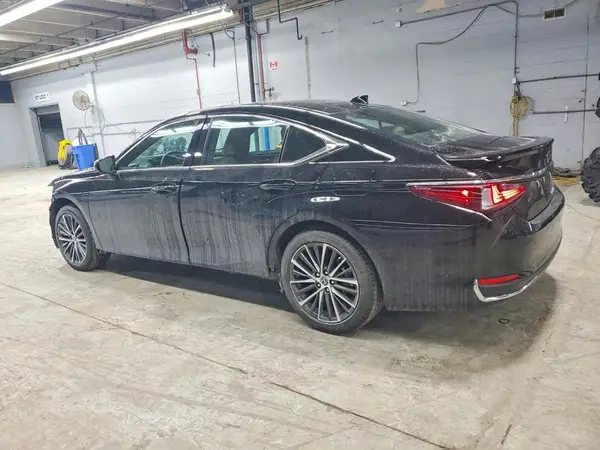 58ADA1C14SU076989 2025 LEXUS ES - Image 2