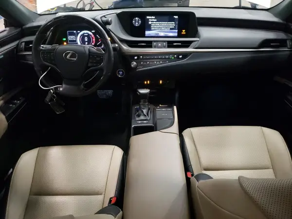 58ADA1C15MU003911 2021 LEXUS ES - Image 8