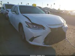 58ADA1C15MU006002 2021 LEXUS ES