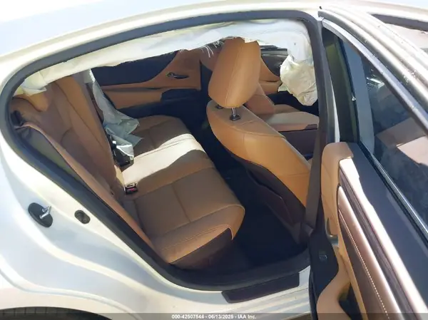 58ADA1C15MU008090 2021 LEXUS ES - Image 8