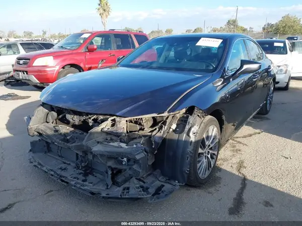 58ADA1C15MU012866 2021 LEXUS ES - Image 2