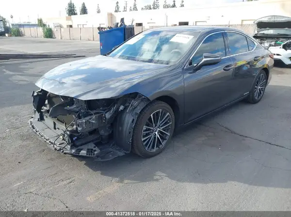 58ADA1C15NU013551 2022 LEXUS ES - Image 2