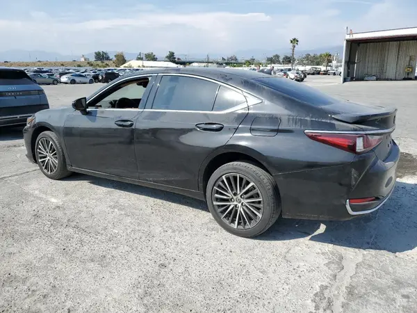 58ADA1C15NU015882 2022 LEXUS ES - Image 2