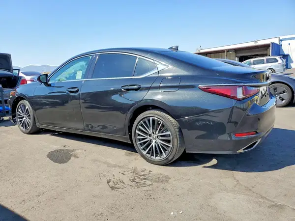 58ADA1C15NU017311 2022 LEXUS ES - Image 2