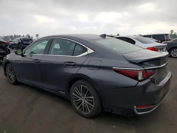 58ADA1C15NU020516 2022 LEXUS ES - Image 2