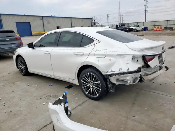58ADA1C15NU024436 2022 LEXUS ES - Image 2
