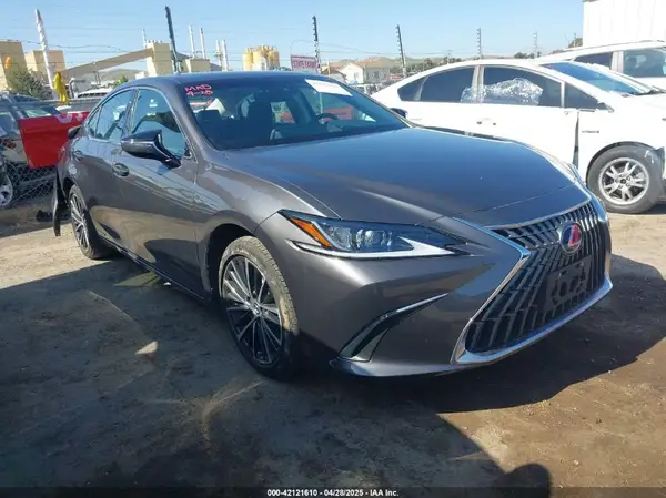 58ADA1C15NU026266 2022 LEXUS ES - Image 1