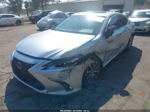 58ADA1C15PU026741 2023 LEXUS ES - Image 2