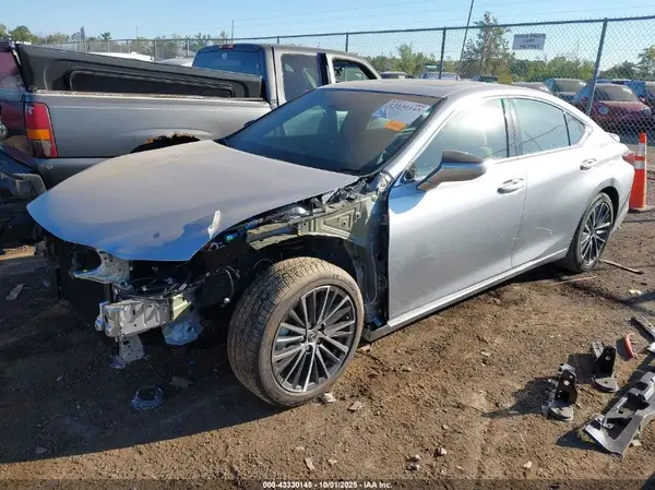 58ADA1C15PU028554 2023 LEXUS ES - Image 2