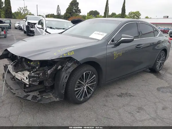 58ADA1C15PU030336 2023 LEXUS ES - Image 2