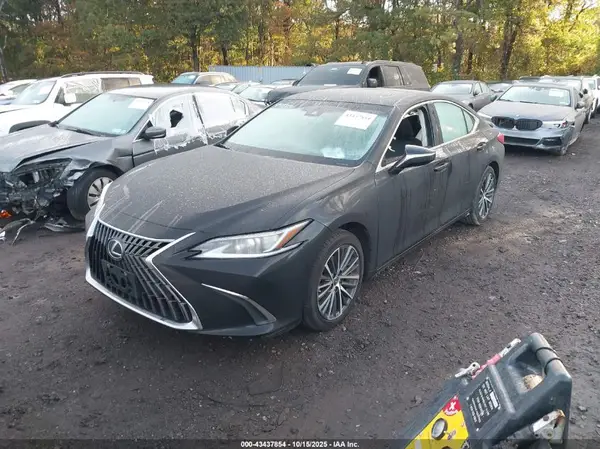58ADA1C15PU030594 2023 LEXUS ES - Image 2