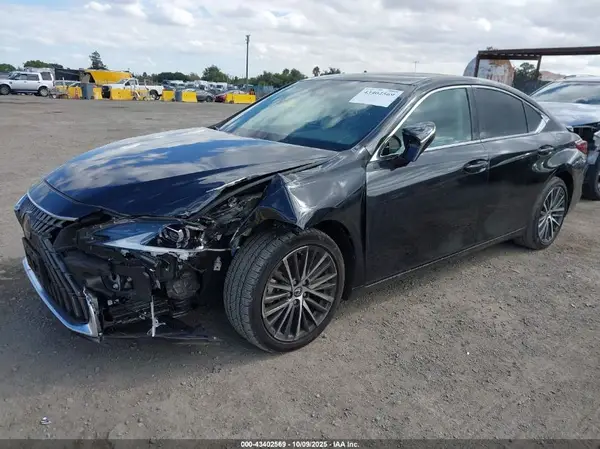 58ADA1C15PU032362 2023 LEXUS ES - Image 2