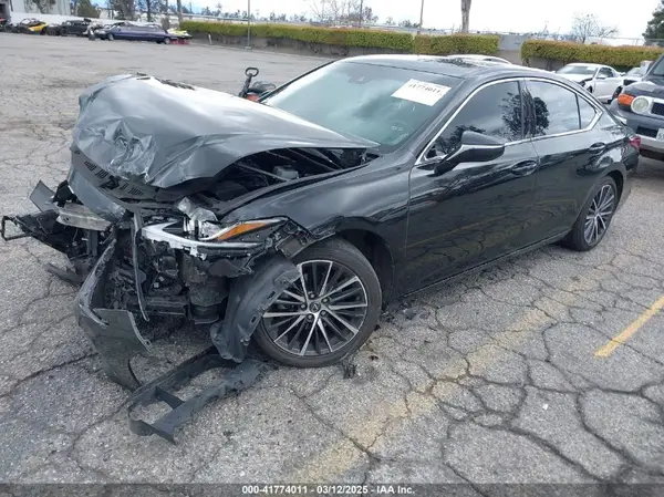 58ADA1C15RU038097 2024 LEXUS ES - Image 2