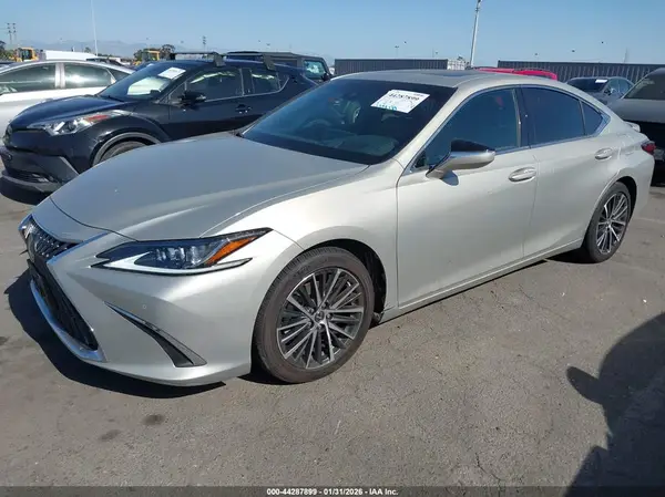 58ADA1C15RU038830 2024 LEXUS ES - Image 2