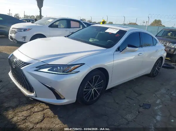 58ADA1C15RU039394 2024 LEXUS ES - Image 2