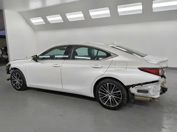 58ADA1C15RU039427 2024 LEXUS ES - Image 2