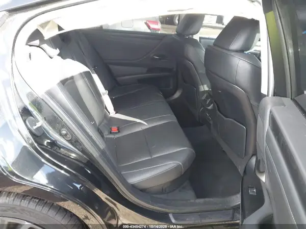 58ADA1C15RU041730 2024 LEXUS ES - Image 8