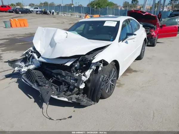 58ADA1C15RU042618 2024 LEXUS ES - Image 2