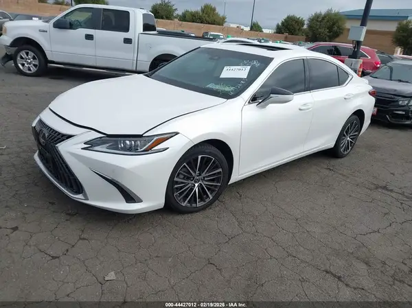 58ADA1C15RU042683 2024 LEXUS ES - Image 2