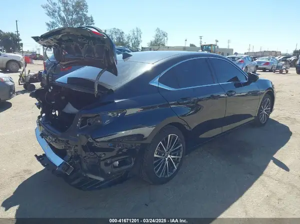 58ADA1C15RU047172 2024 LEXUS ES - Image 2