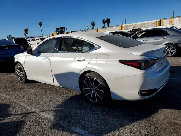 58ADA1C15RU053196 2024 LEXUS ES - Image 2