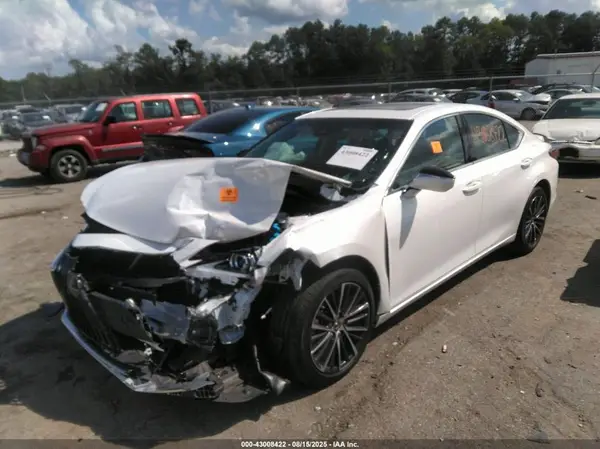 58ADA1C15SU054564 2025 LEXUS ES - Image 2