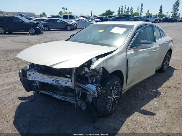 58ADA1C15SU060915 2025 LEXUS ES - Image 2