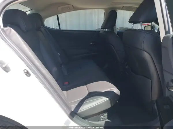 58ADA1C15SU068190 2025 LEXUS ES - Image 8