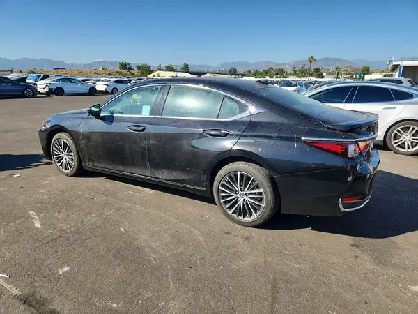 58ADA1C15SU069291 2025 LEXUS ES - Image 2