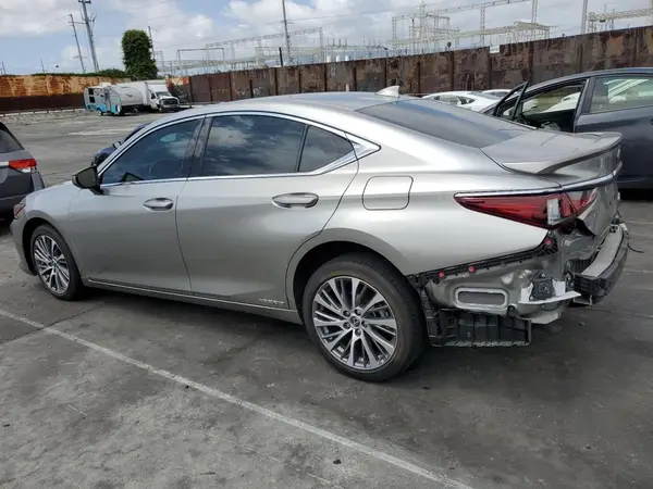 58ADA1C16MU001262 2021 LEXUS ES - Image 2