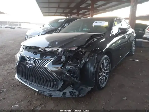 58ADA1C16MU003075 2021 LEXUS ES - Image 2
