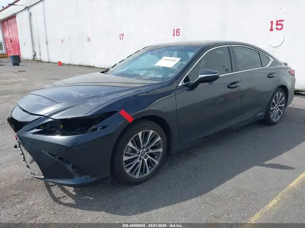 58ADA1C16MU013069 2021 LEXUS ES - Image 2