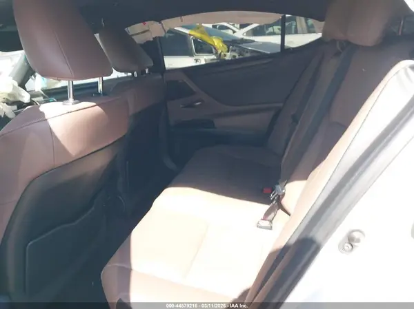 58ADA1C16NU023540 2022 LEXUS ES - Image 8