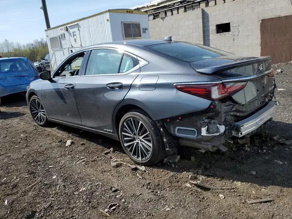 58ADA1C16NU025675 2022 LEXUS ES - Image 2
