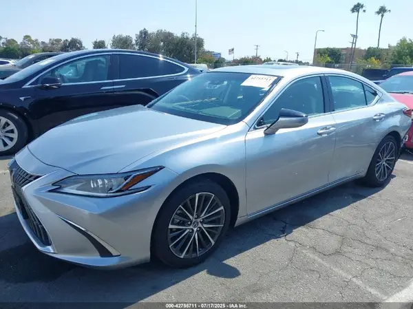 58ADA1C16NU026065 2022 LEXUS ES - Image 2