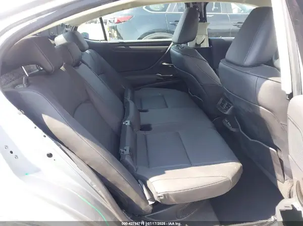 58ADA1C16NU026065 2022 LEXUS ES - Image 8
