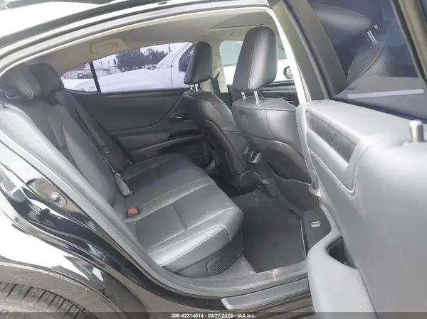 58ADA1C16RU039758 2024 LEXUS ES - Image 8
