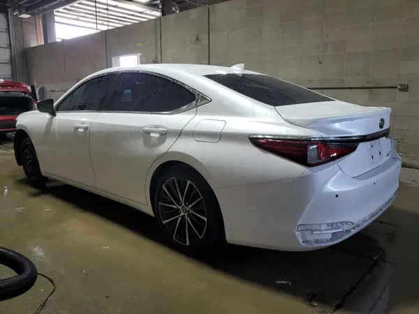58ADA1C16RU042191 2024 LEXUS ES - Image 2