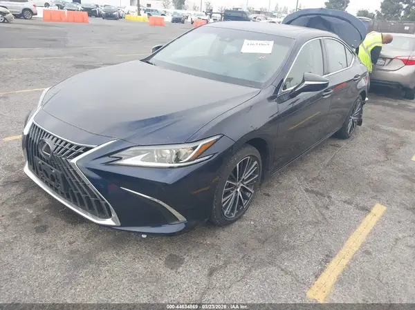 58ADA1C16RU044152 2024 LEXUS ES - Image 2