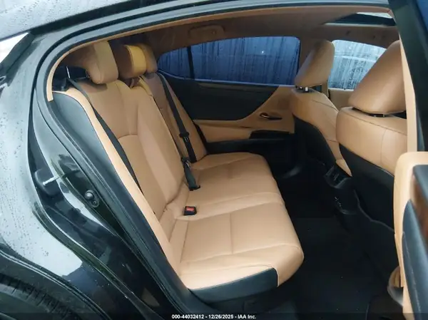 58ADA1C16RU049612 2024 LEXUS ES - Image 8