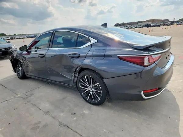 58ADA1C16SU061782 2025 LEXUS ES - Image 2