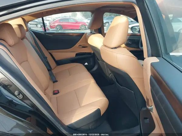 58ADA1C16SU063399 2025 LEXUS ES - Image 8