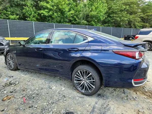 58ADA1C16SU075276 2025 LEXUS ES - Image 2