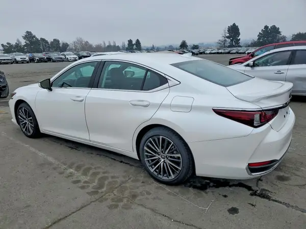58ADA1C16SU077125 2025 LEXUS ES - Image 2